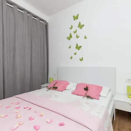 Manuela - One-bedroom With Balcony And Sea View Cavtat