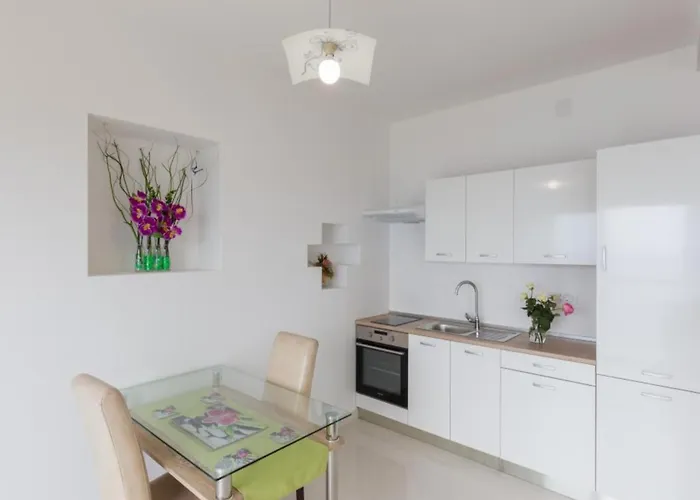 Manuela - One-bedroom With Balcony And Sea View