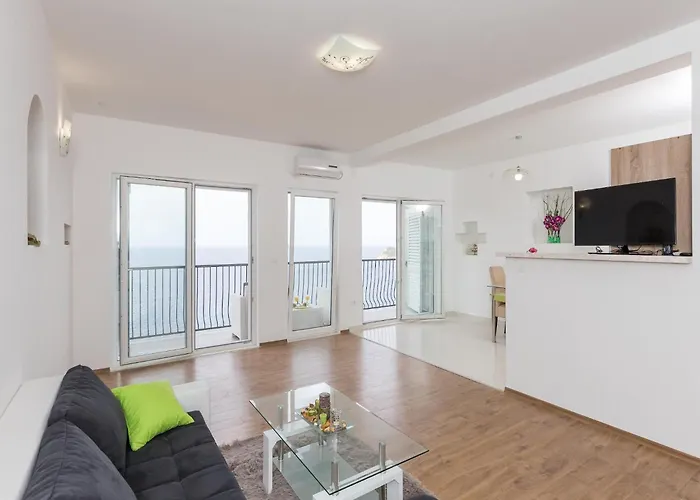 Manuela - One-bedroom With Balcony And Sea View *