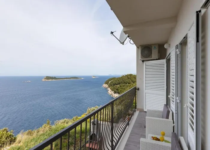 Manuela - One-bedroom With Balcony And Sea View *